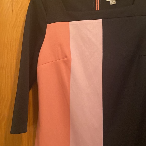 Dress - Picture 6 of 7